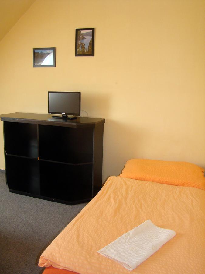 Restaurace Penzion Rafael Dlouha Brtnice Room photo